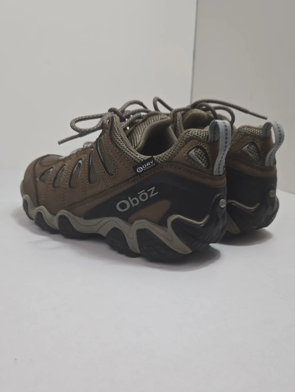 Oboz sawtooth ii low womens Sz 9.5 Waterproof Leather Hiking Shoes Brown.